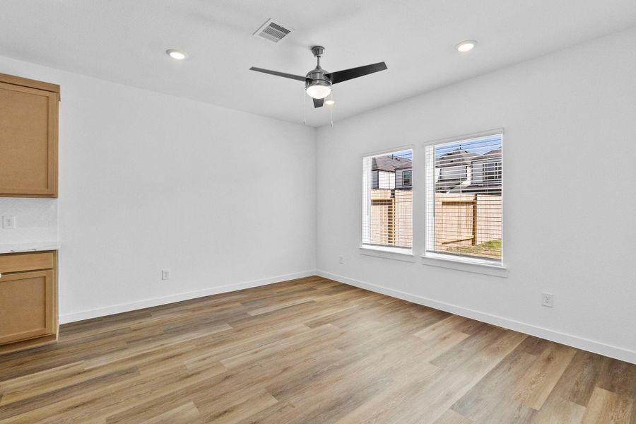 Spacious, unfurnished interior of a new home in Grand West, Houston (Image 22).