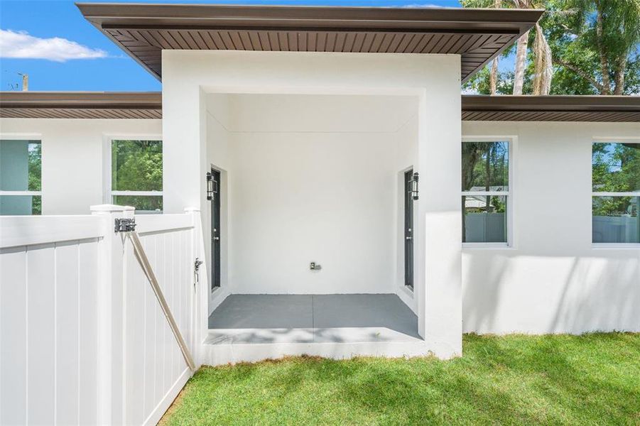 Exterior details and patio area of a home in , Tampa (Image 30).