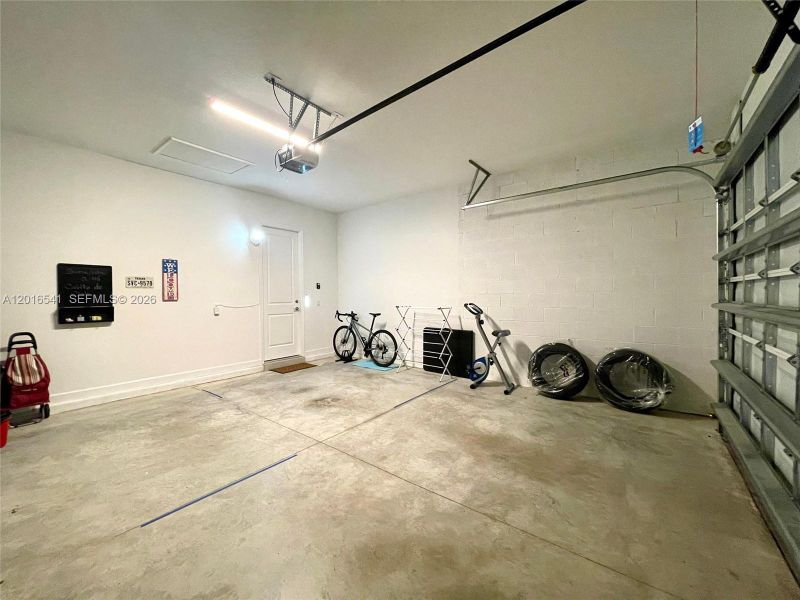 Spacious, unfurnished interior of a new home in , Port St. Lucie (Image 21).