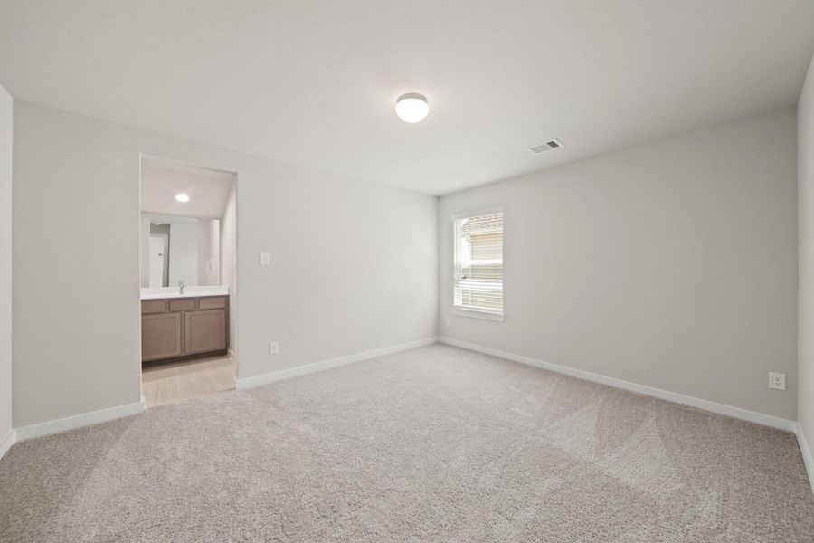 Spacious, unfurnished interior of a new home in Beacon Hill, Waller (Image 10).