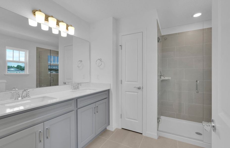 Capri | Owner's Bathroom