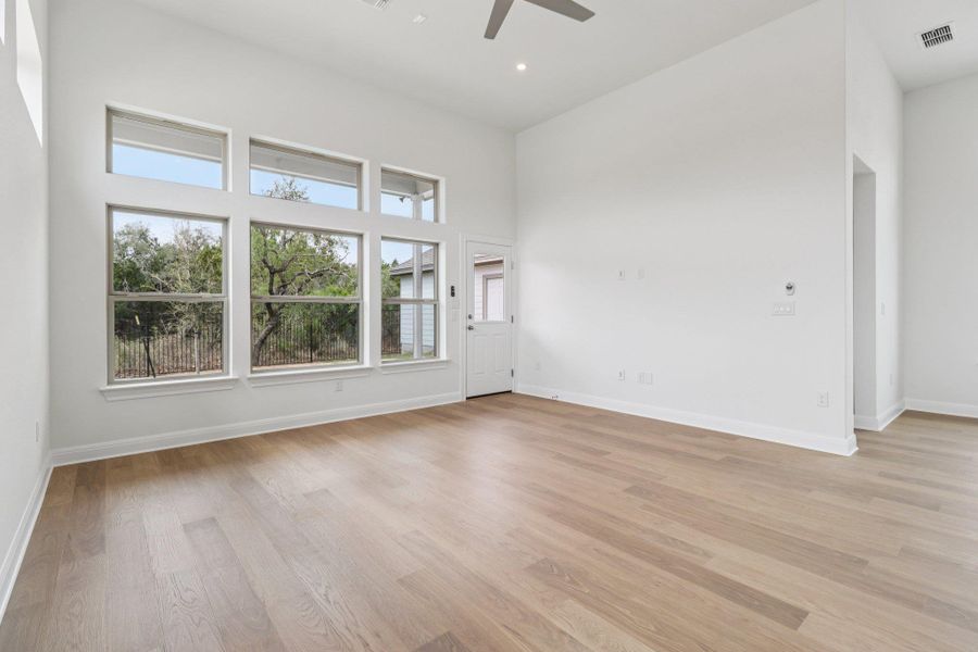 Spacious, unfurnished interior of a new home in Sage Hollow, Kyle (Image 11).