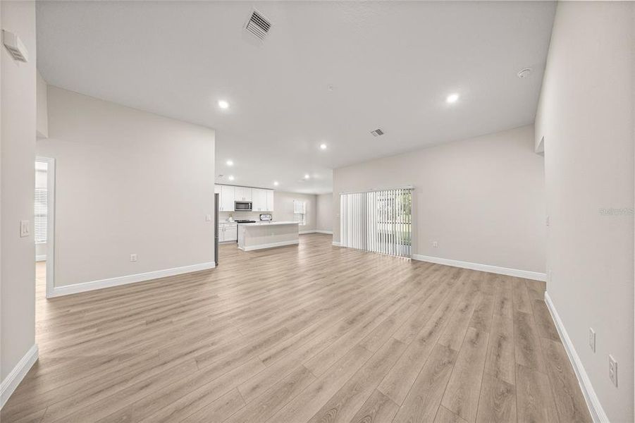 Spacious, unfurnished interior of a new home in Cherrywood Preserve, Ocala (Image 13).