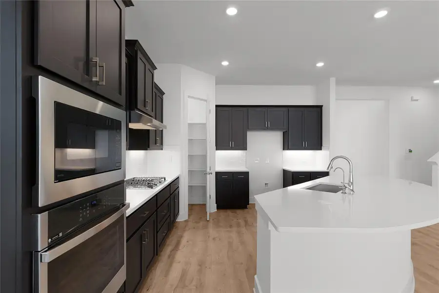 REPRESENTATIVE OF FLOOR PLAN ONLY REPRESENTATIVE OF FLOOR PLAN ONLY