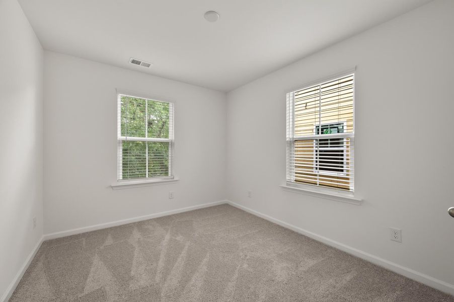 Spacious, unfurnished interior of a new home in , North Charleston (Image 9).