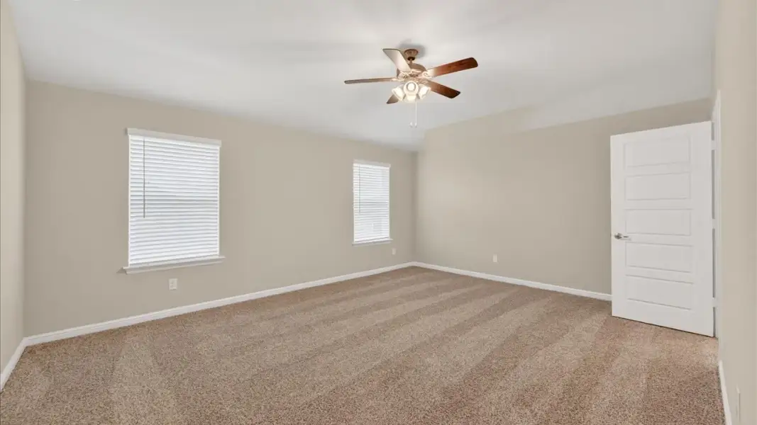 Spacious, unfurnished interior of a new home in Parkerville Meadows, DeSoto (Image 13).