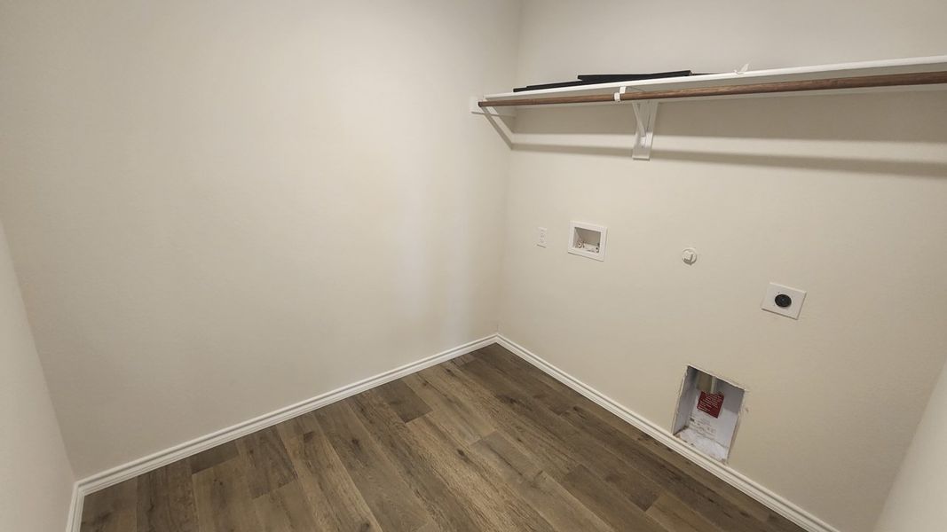 Representative unfurnished interior of a home built from the Irving by D.R. Horton in Northspur, Terrell (Image 12).