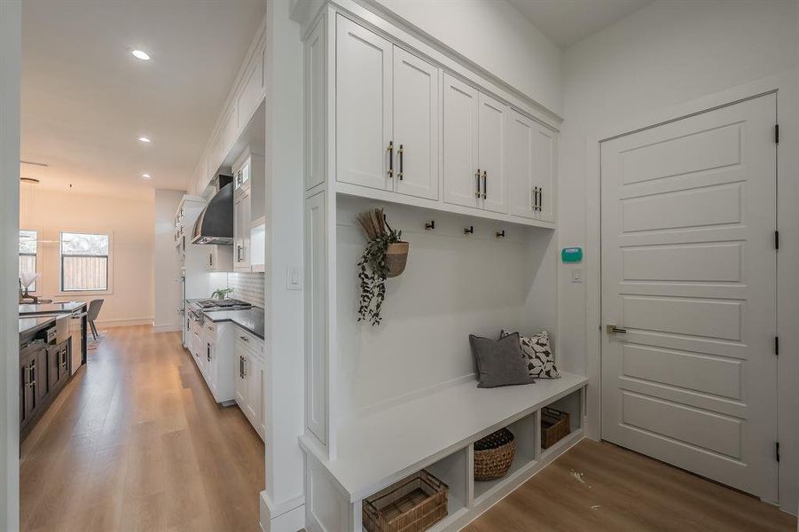 Furnished interior view inside a new home in , Colleyville (Image 15).