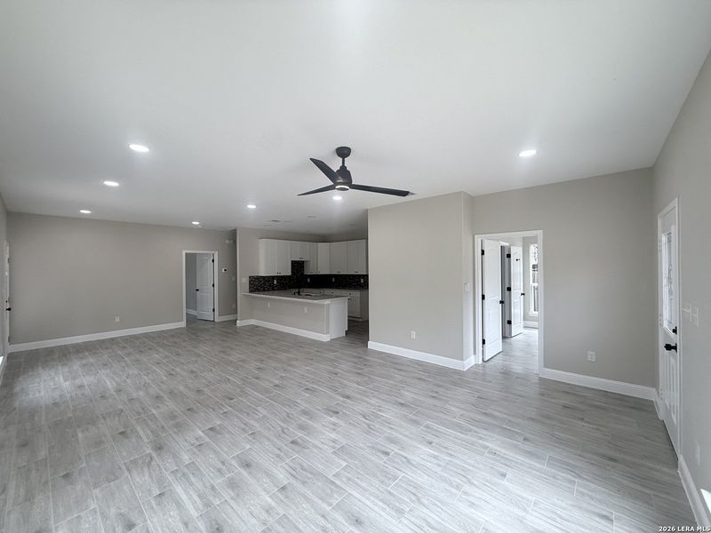 Spacious, unfurnished interior of a new home in , San Antonio (Image 13).