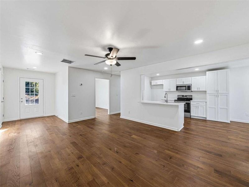 Spacious, unfurnished interior of a new home in , Riverdale (Image 11).