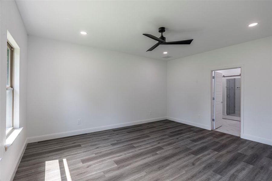 Spacious, unfurnished interior of a new home in , Fort Worth (Image 25).