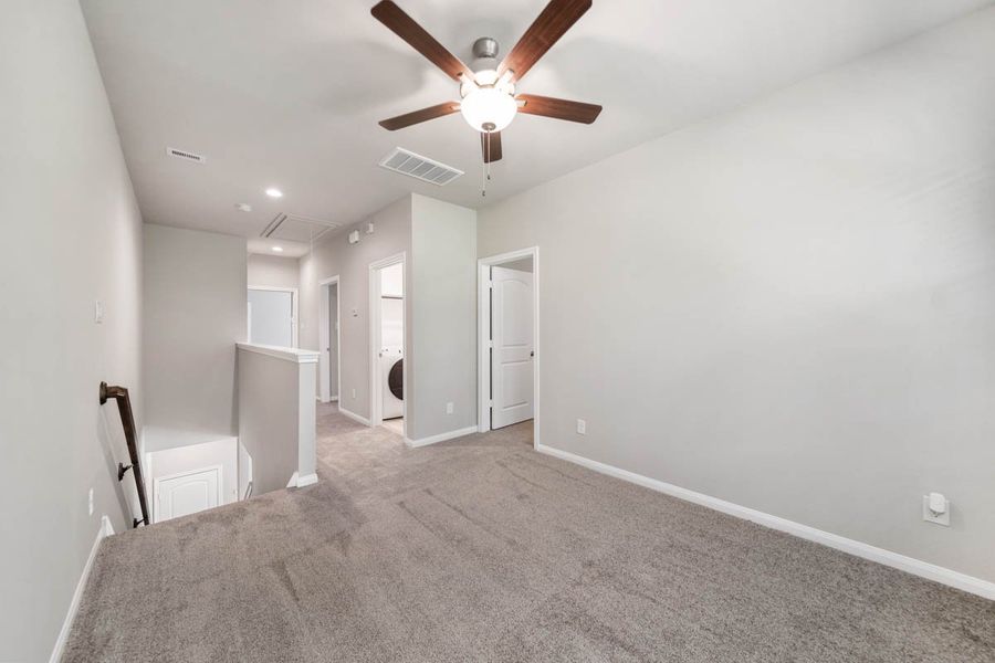 Spacious, unfurnished interior of a new home in Woodforest, Montgomery (Image 35).