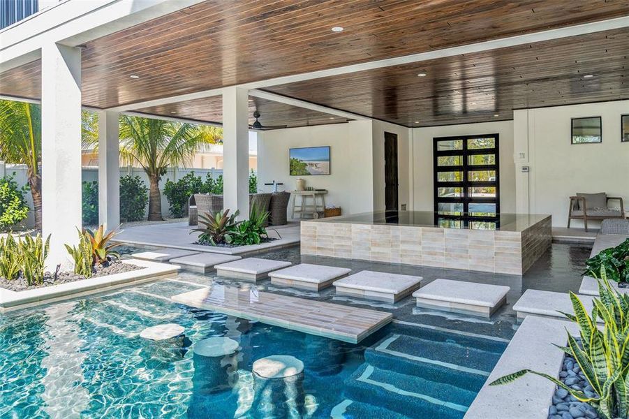 Exterior details and patio area of a home in , Anna Maria (Image 39).