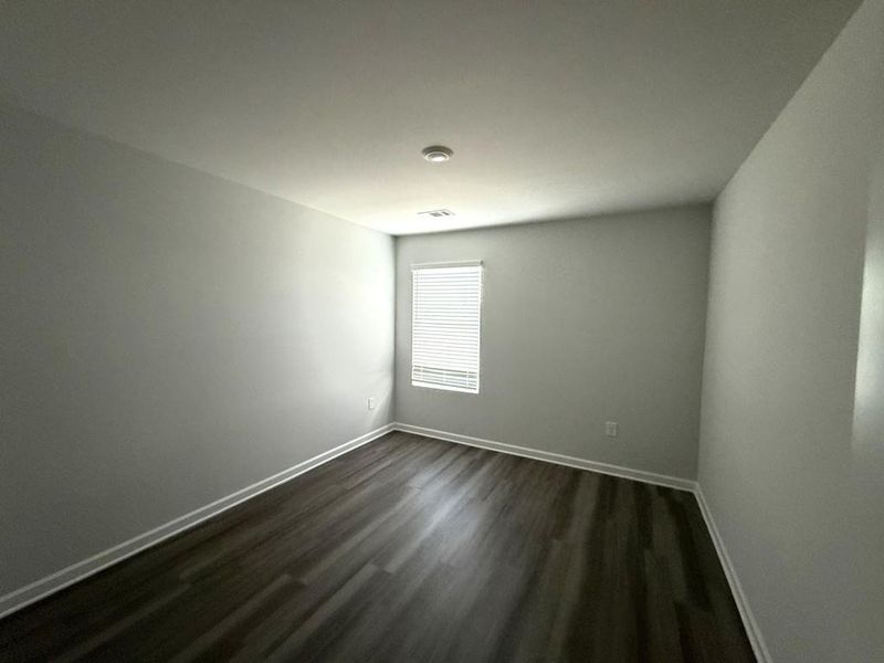 Spacious, unfurnished interior of a new home in , Calhoun (Image 9).