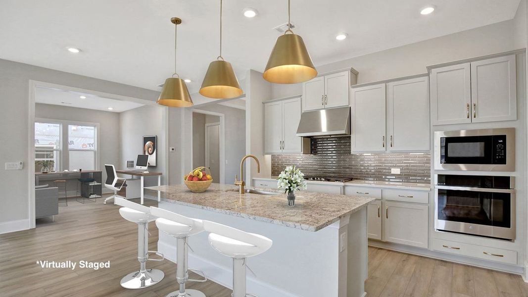 Taylor Model | Kitchen staged