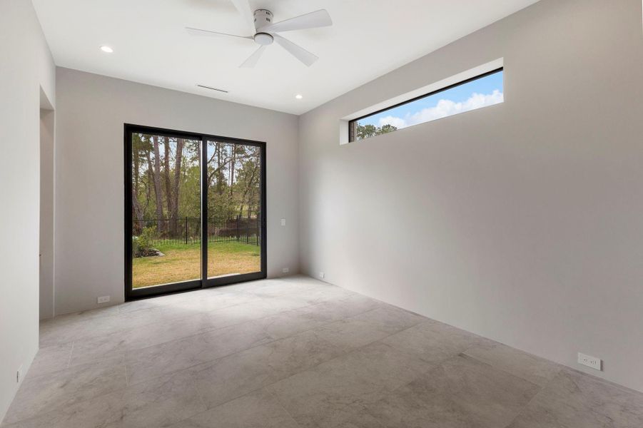 Spacious, unfurnished interior of a new home in , The Woodlands (Image 37).