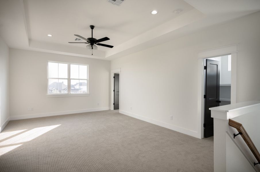 Spacious, unfurnished interior of a new home in Greens Prairie Reserve, College Station (Image 40).