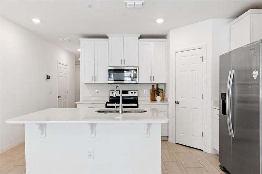 Furnished interior view inside a new home in , Orlando (Image 7).