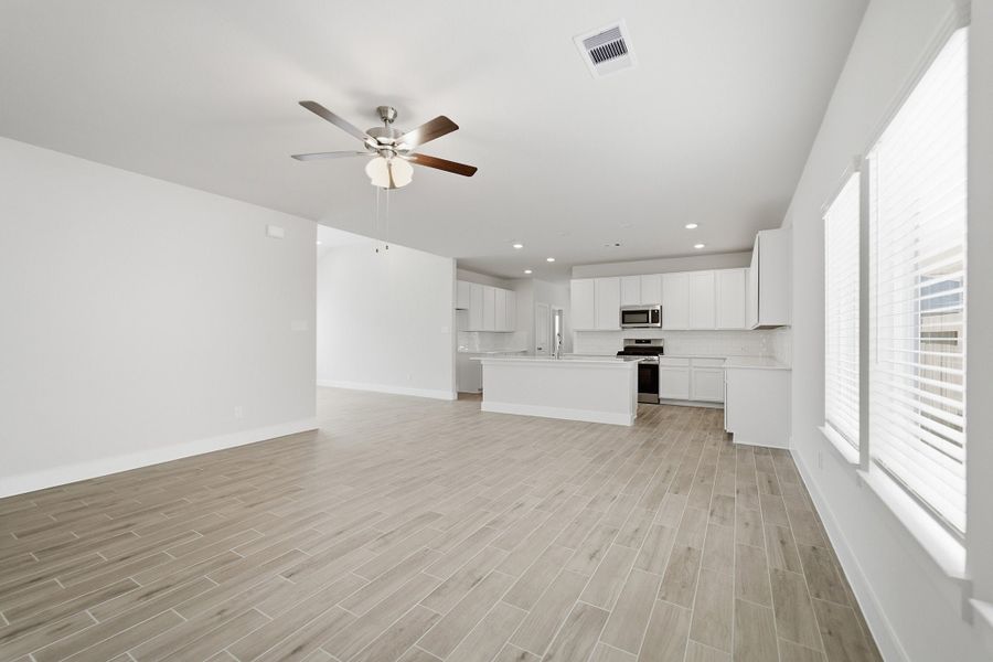 Spacious, unfurnished interior of a new home in Bluestem, Brookshire (Image 36).