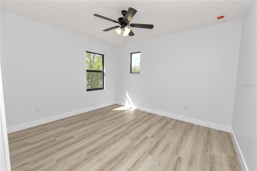 Spacious, unfurnished interior of a new home in , Tampa (Image 42).