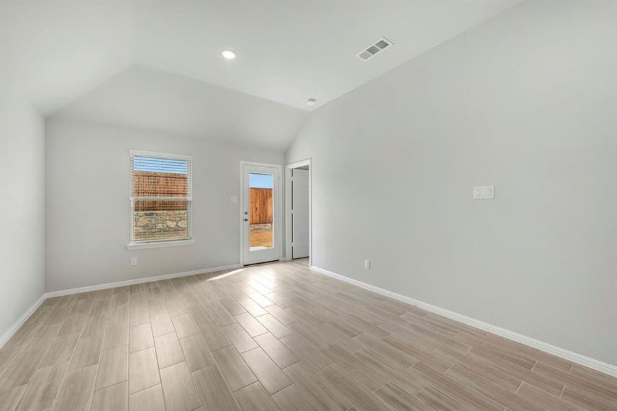 Spacious, unfurnished interior of a new home in Elevon, Lavon (Image 31).