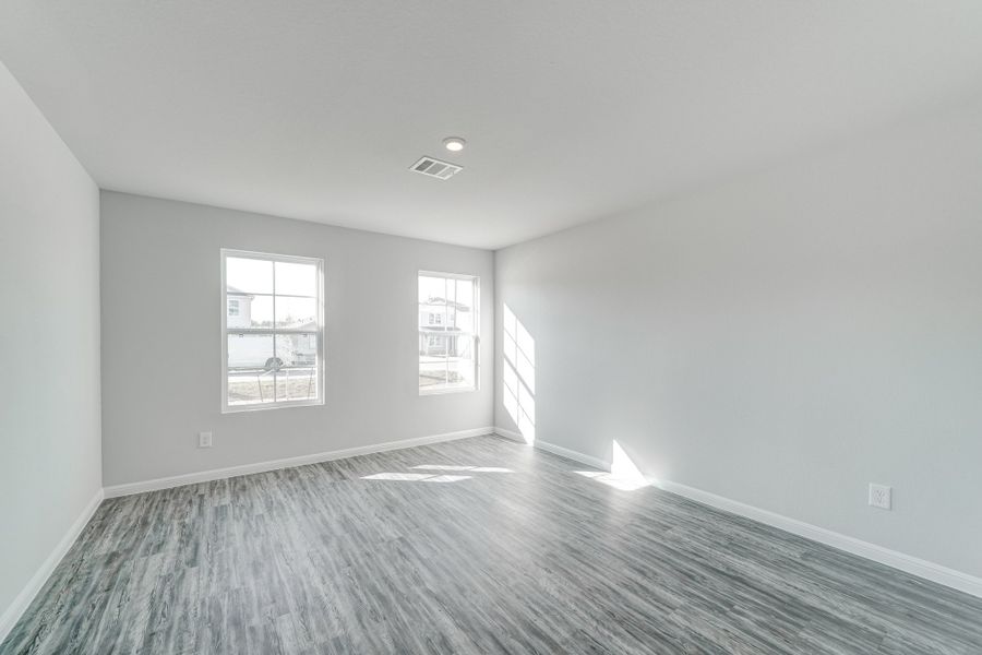 Spacious, unfurnished interior of a new home in Splawn Ranch, Killeen (Image 12).