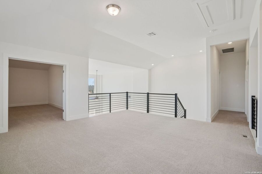 Spacious, unfurnished interior of a new home in Carmel Ranch, Schertz (Image 37). Spacious, unfurnished interior of a new home in Carmel Ranch, Schertz (Image 37).