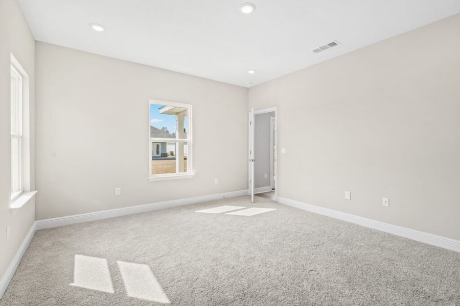 Spacious, unfurnished interior of a new home in Natureview, Freeport (Image 25).