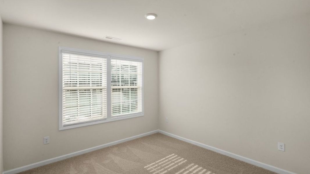 Spacious, unfurnished interior of a new home in Collins Ridge, Hillsborough (Image 31).