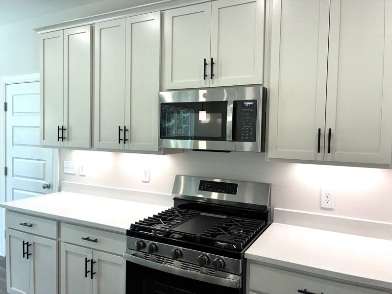 Close-up of interior finishes inside a home in Holly Ridge, Greenville (Image 10).