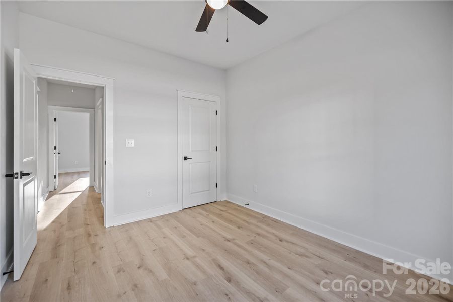 Spacious, unfurnished interior of a new home in , Dallas (Image 10).