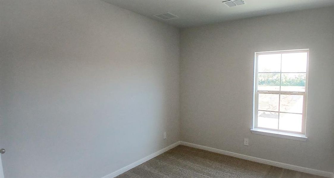 Spacious, unfurnished interior of a new home in The Canyons, Keene (Image 9).
