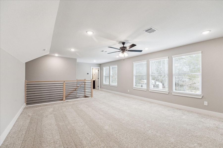 THE PICTURE SHOWN IS NOT THE ACTUAL HOME. TRINITY SIGNATURE HOMES IS BUILDING A SIMILAR FLOOR PLAN.