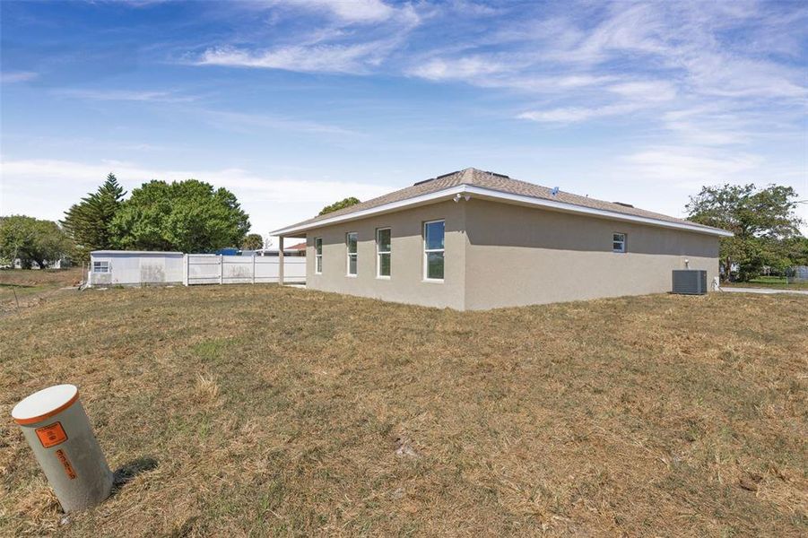 Exterior details and patio area of a home in , Port Charlotte (Image 4).