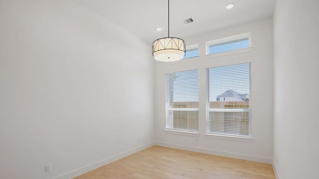 Spacious, unfurnished interior of a new home in Riceland 60',65',70', Mont Belvieu (Image 30).