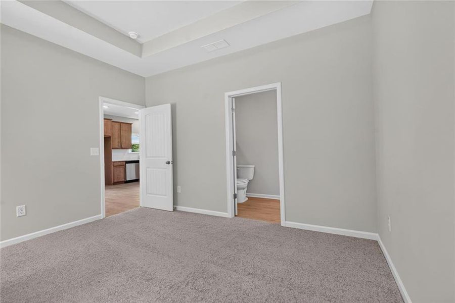 Spacious, unfurnished interior of a new home in Southbend, Rome (Image 26). Spacious, unfurnished interior of a new home in Southbend, Rome (Image 26).