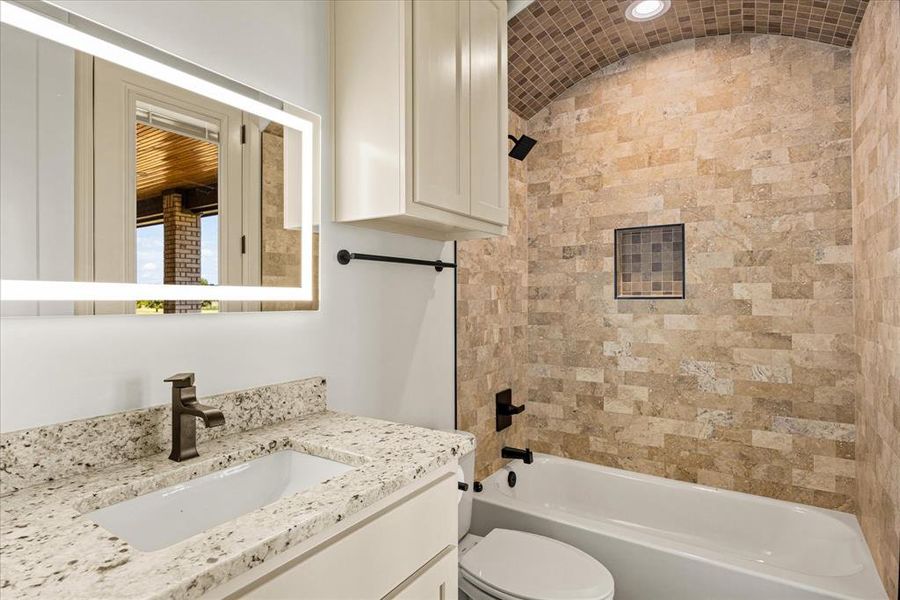 Furnished interior view inside a new home in Pecan Plantation, Granbury (Image 7).