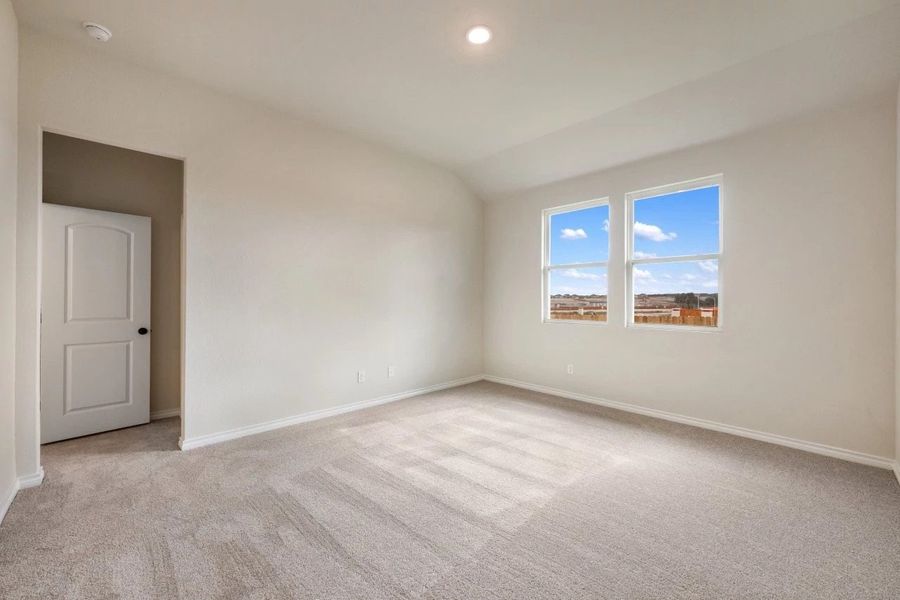 Spacious, unfurnished interior of a new home in Lariat, Liberty Hill (Image 19).