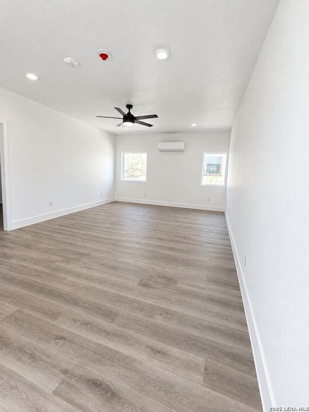 Spacious, unfurnished interior of a new home in , San Antonio (Image 11).