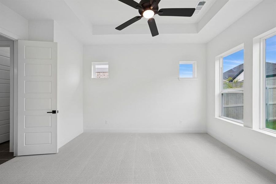 Spacious, unfurnished interior of a new home in Pecan Square - Gardens, Northlake (Image 19).