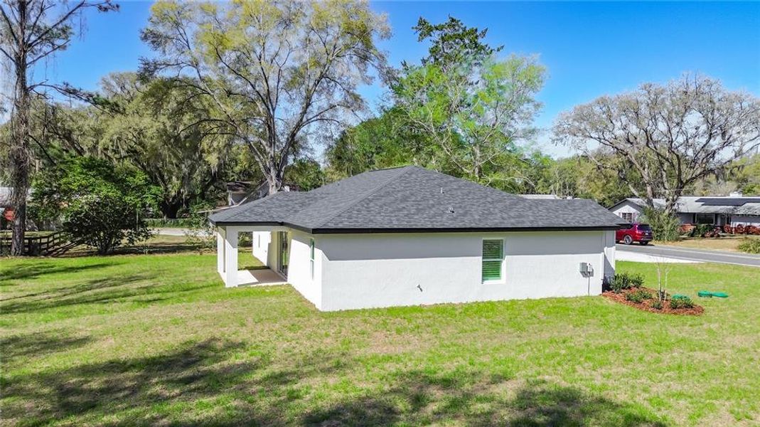 Exterior details and patio area of a home in , Ocala (Image 27).