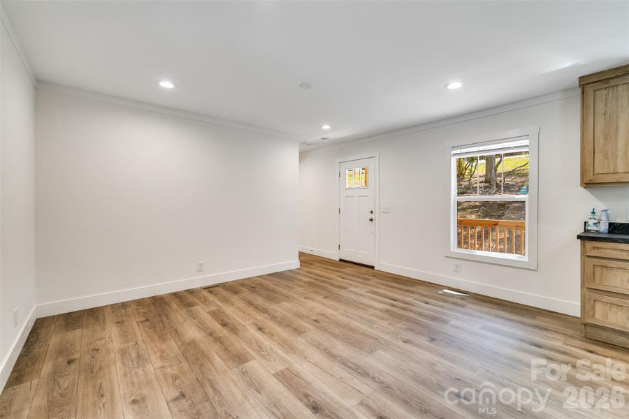 Spacious, unfurnished interior of a new home in , Hayesville (Image 38).