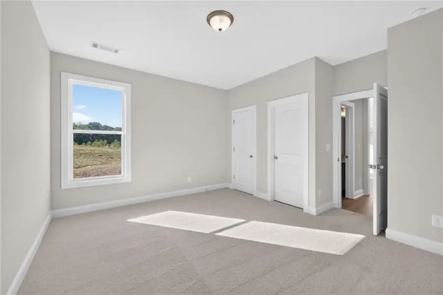 Spacious, unfurnished interior of a new home in , Jefferson (Image 39).
