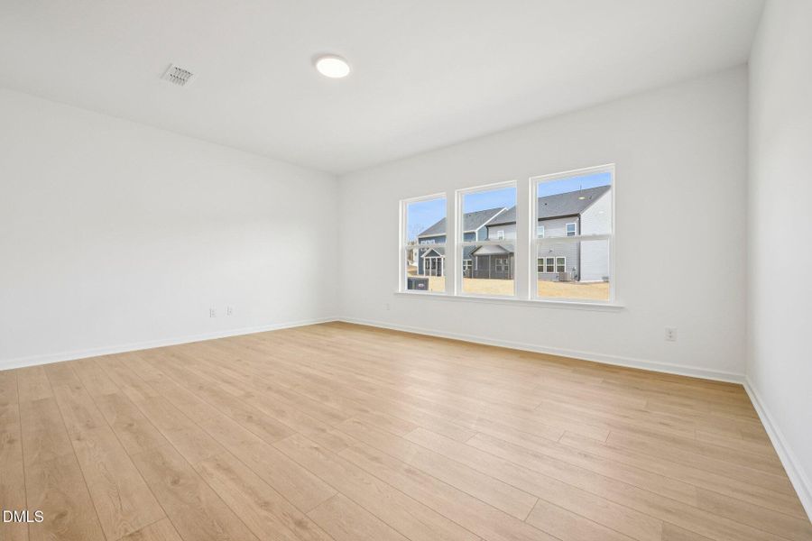 12-web-or-mls-Ken Dr-S2402-012