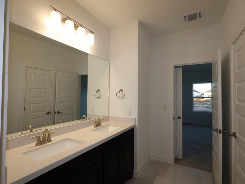 Furnished interior view inside a new home in Edgewood, Leander (Image 7).