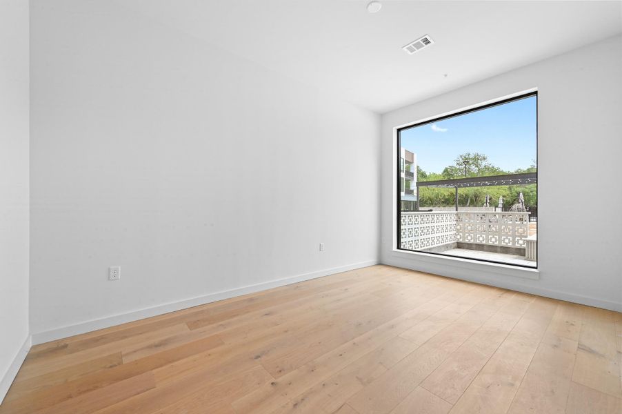 Spacious, unfurnished interior of a new home in One Oak, Austin (Image 24).