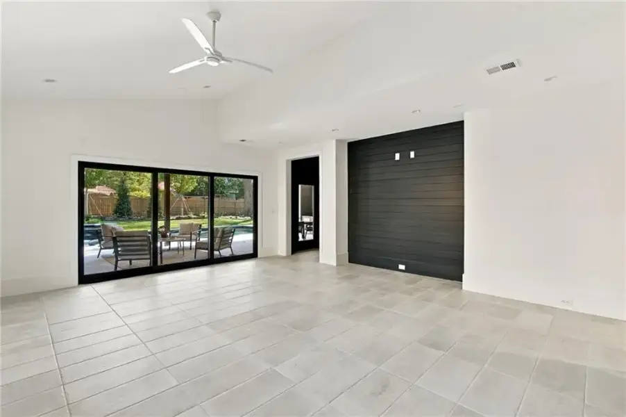 Spacious, unfurnished interior of a new home in , Atlanta (Image 26).
