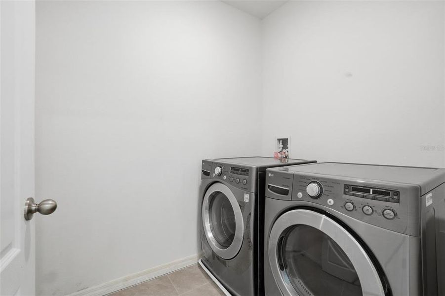 Close-up of interior finishes inside a home in Poinciana Enclave, Kissimmee (Image 10).