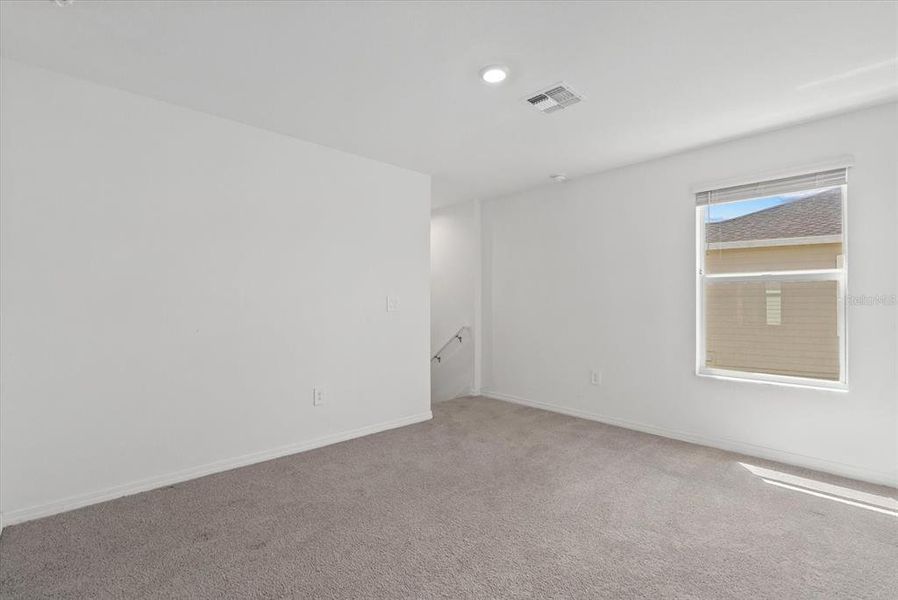 Spacious, unfurnished interior of a new home in , Bradenton (Image 37).