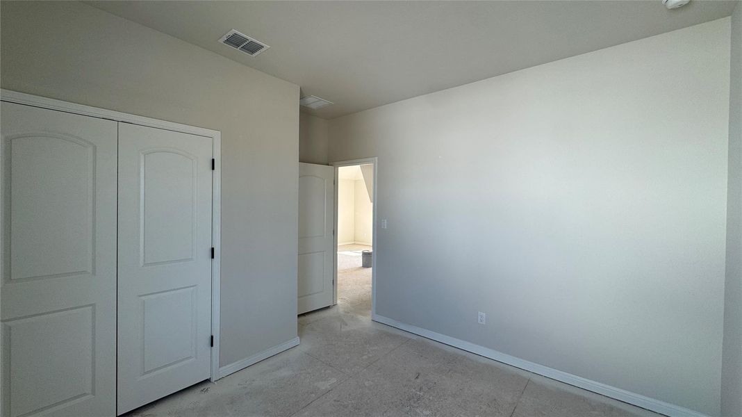 Spacious, unfurnished interior of a new home in Cannon Ranch 40s, Dripping Springs (Image 13).